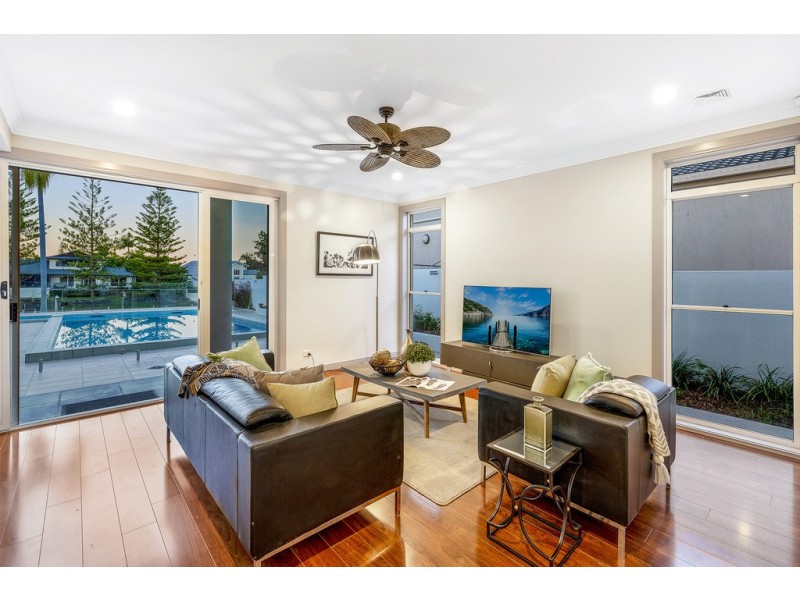 106 Edinburgh Road, Benowa Waters QLD 4217