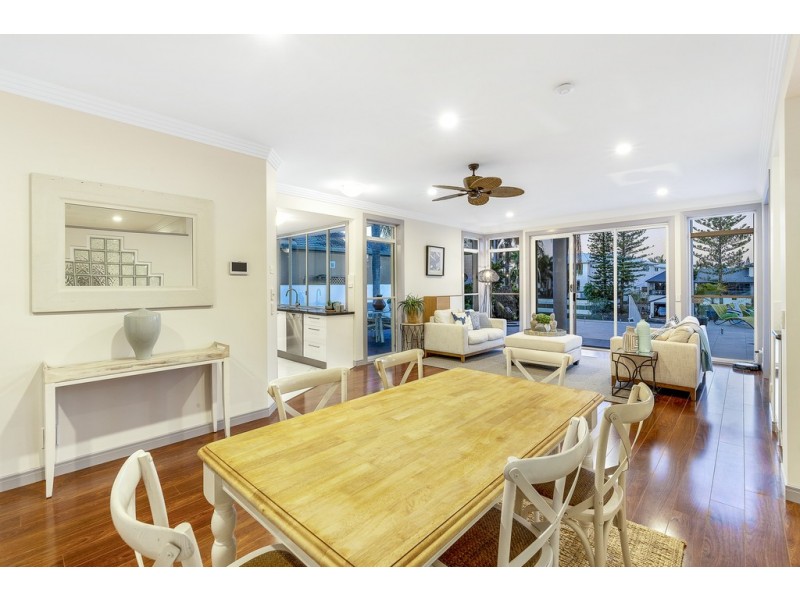 106 Edinburgh Road, Benowa Waters QLD 4217