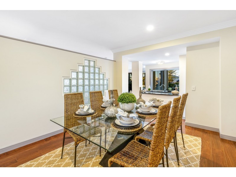 106 Edinburgh Road, Benowa Waters QLD 4217