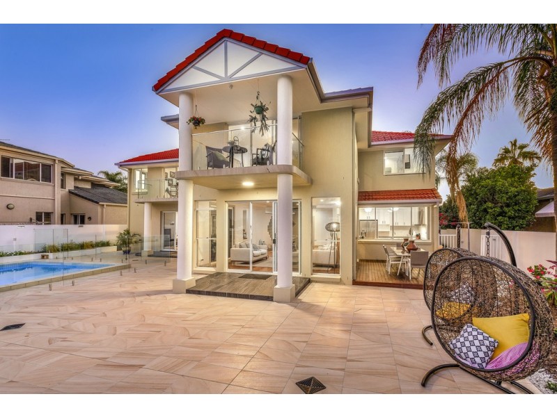 106 Edinburgh Road, Benowa Waters QLD 4217