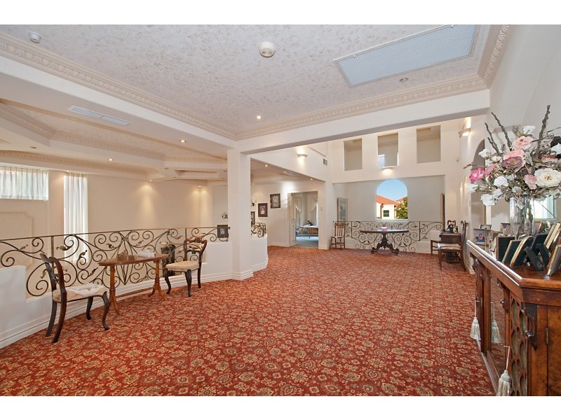 37 Istana View, Clear Island Waters QLD 4226