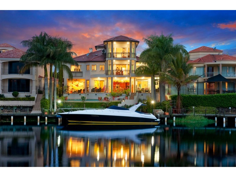 37 Istana View, Clear Island Waters QLD 4226