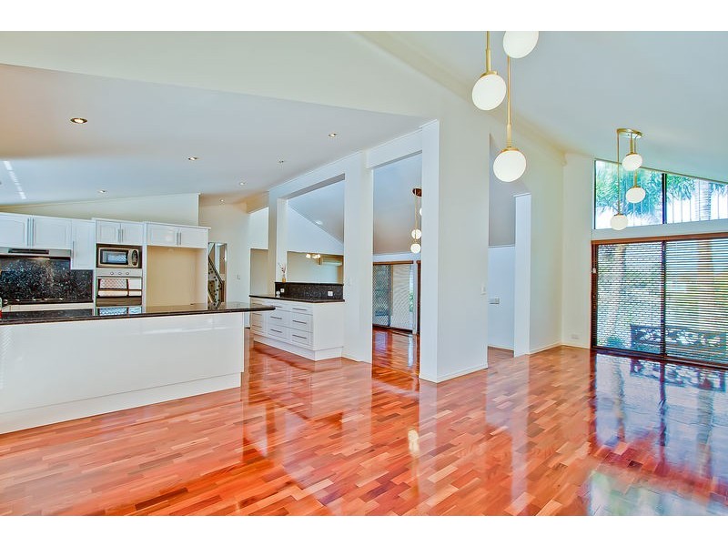 48 Blair Athol Crescent, Sorrento QLD 4217