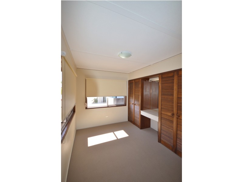 3 Canal Avenue, Runaway Bay QLD 4216