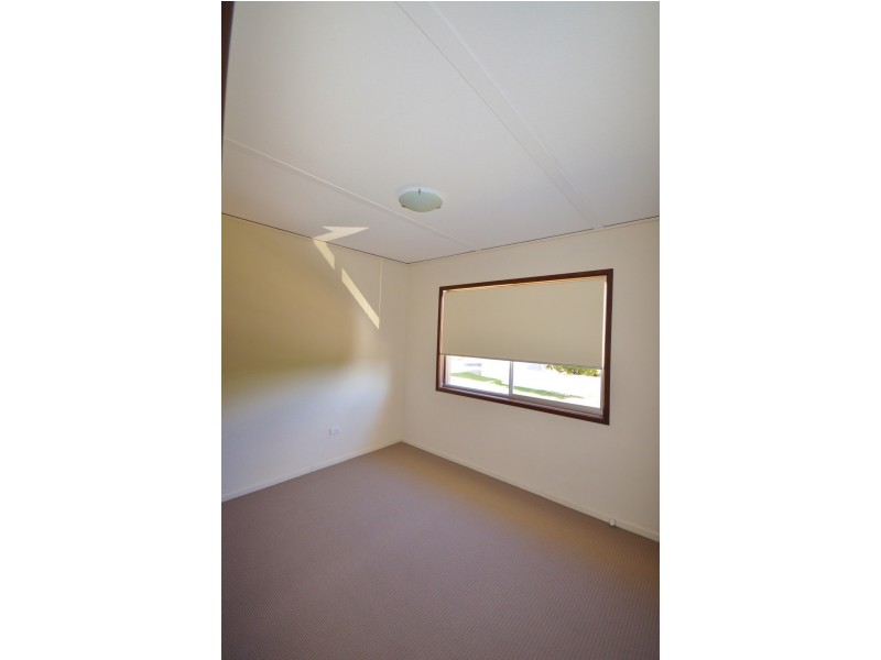 3 Canal Avenue, Runaway Bay QLD 4216