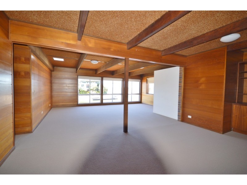 3 Canal Avenue, Runaway Bay QLD 4216