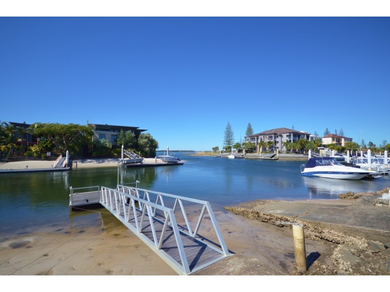 3 Canal Avenue, Runaway Bay QLD 4216