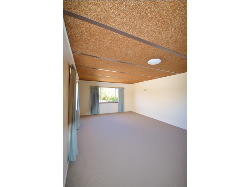 3 Canal Avenue, Runaway Bay QLD 4216