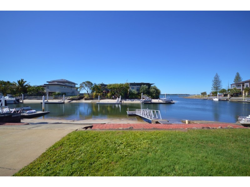 3 Canal Avenue, Runaway Bay QLD 4216