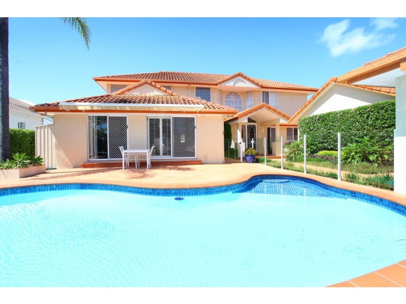 15 Donegal Crescent, Sorrento QLD 4217