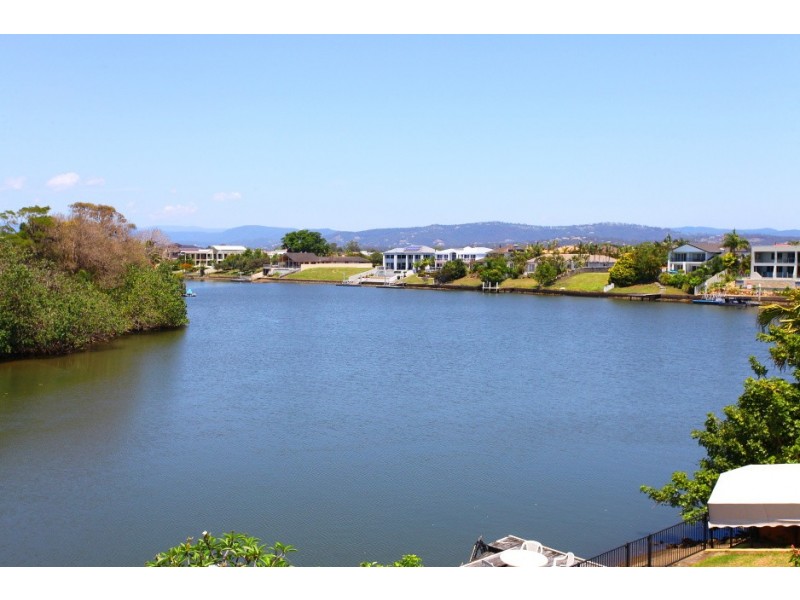 15 Donegal Crescent, Sorrento QLD 4217