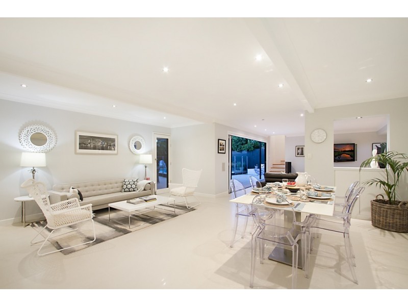 9 Capistrano Court, Southport QLD 4215