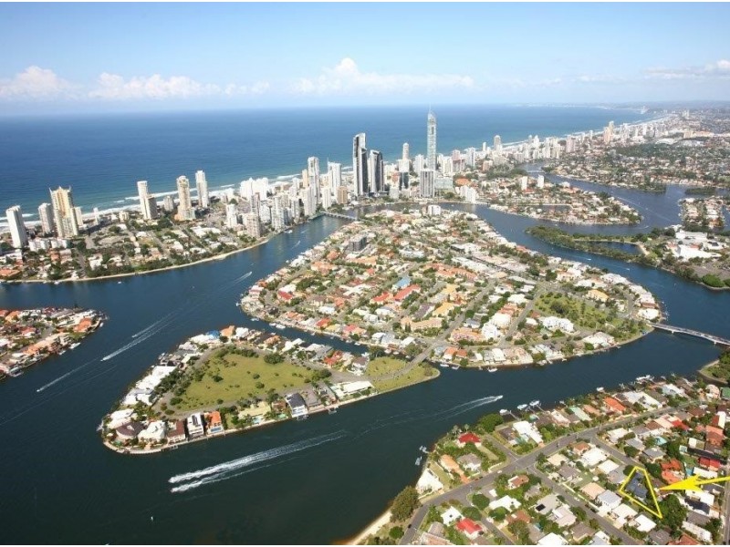 9 Capistrano Court, Southport QLD 4215