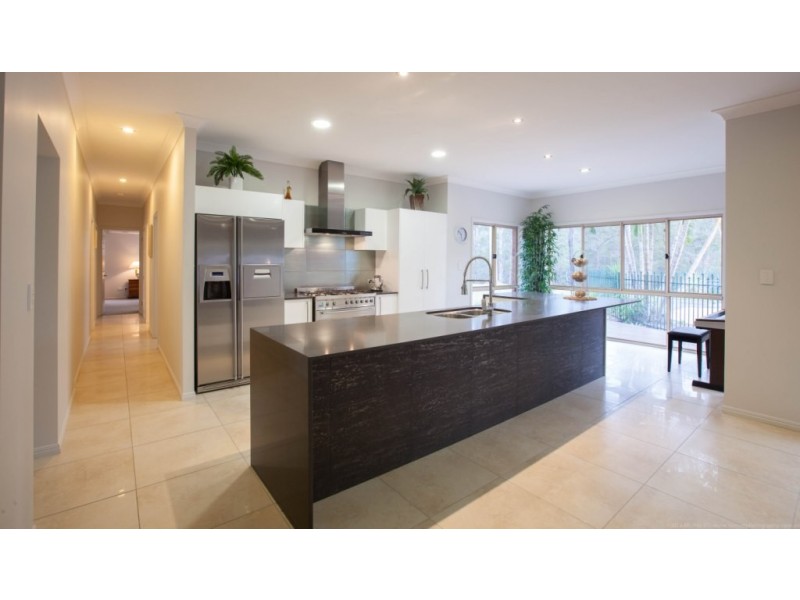 15 Haven Court, Maudsland QLD 4210