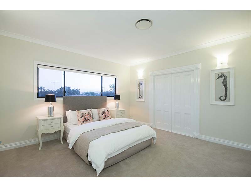 5 Wombat Court, Sorrento QLD 4217