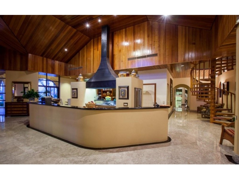 26 Marseille Court, Sorrento QLD 4217