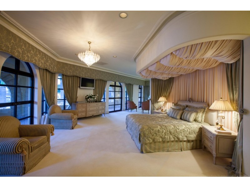 26 Marseille Court, Sorrento QLD 4217