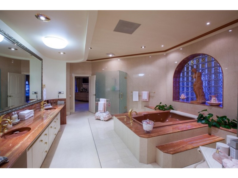 26 Marseille Court, Sorrento QLD 4217