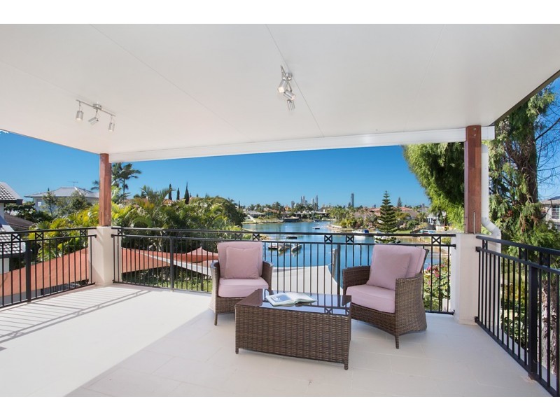 30 Edinburgh Rd, Benowa Waters QLD 4217