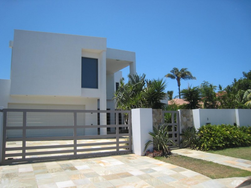 9 Wombat Court, Sorrento QLD 4217