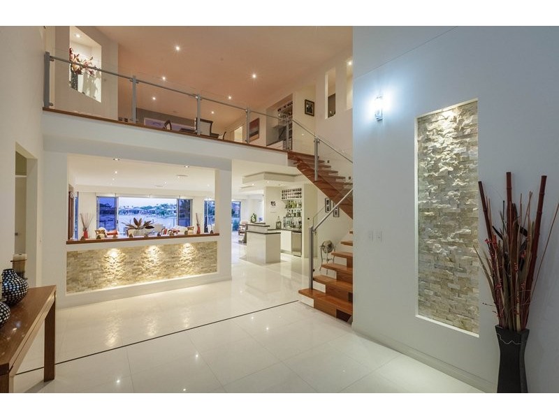 149 Campbell Street, Sorrento QLD 4217