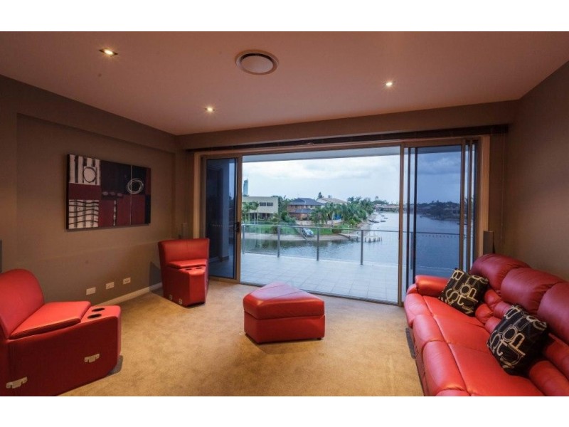 149 Campbell Street, Sorrento QLD 4217