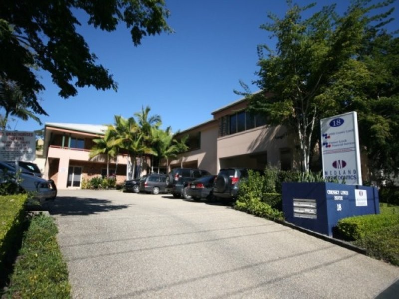 18 Carrara Street, Benowa QLD 4217