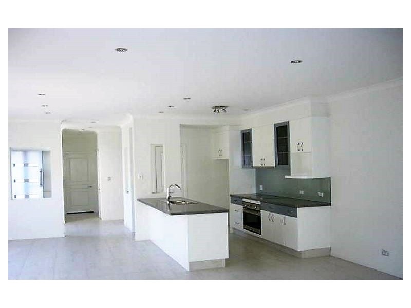 2/44 Mawarra St, Chevron Island QLD 4217