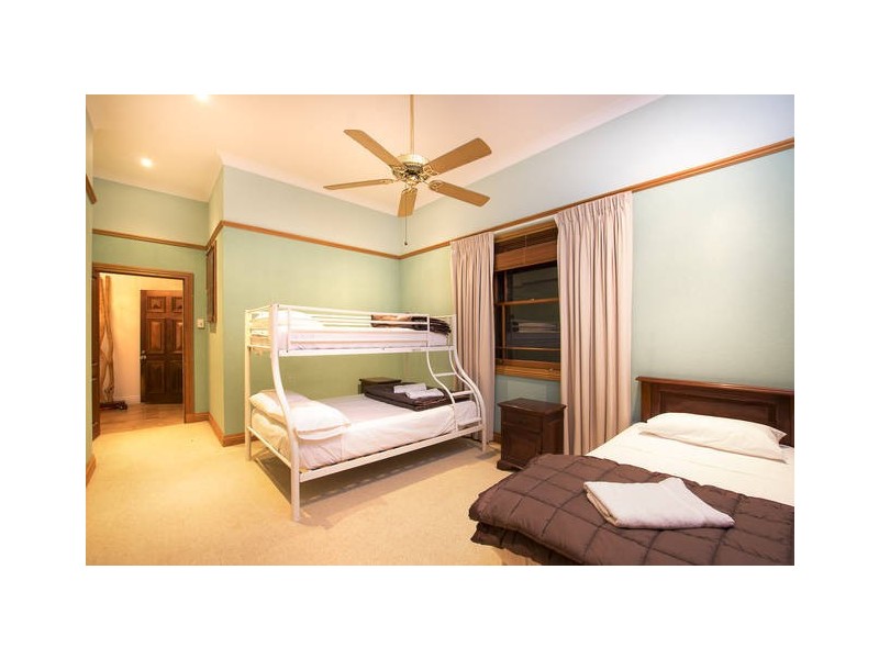 52 Parkway Drive, Advancetown QLD 4211