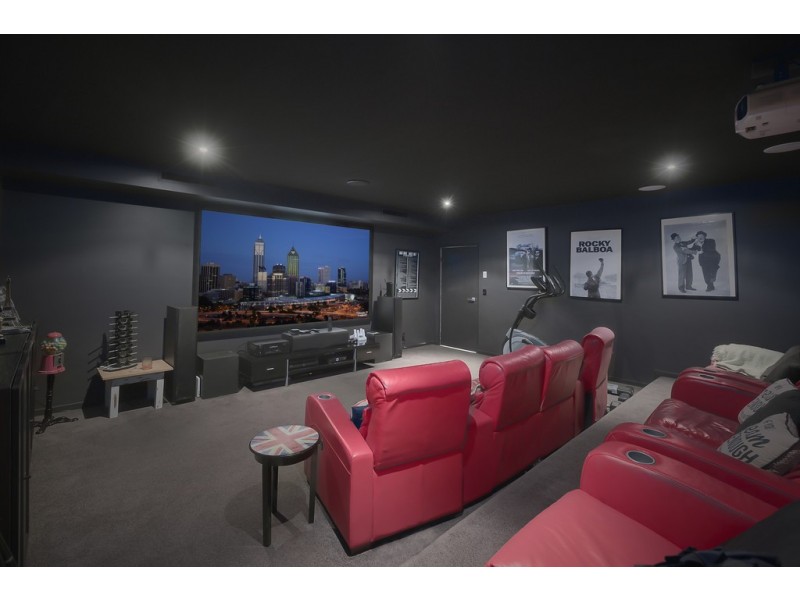 5 Riverbank Court, Ashmore QLD 4214