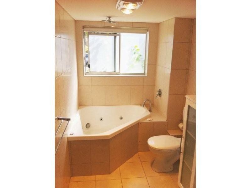 4/141 Surf Parade, Broadbeach QLD 4218