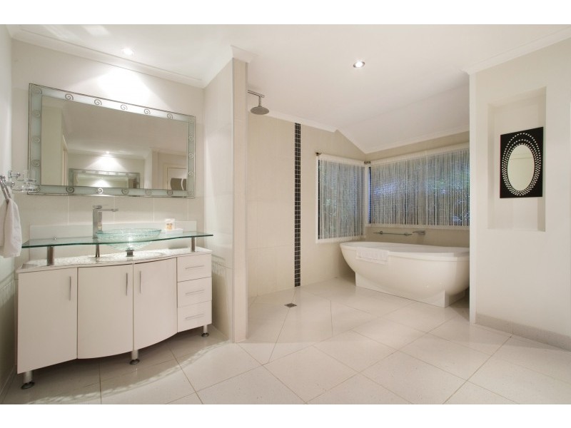 16 Erebus Court, Tamborine Mountain QLD 4272