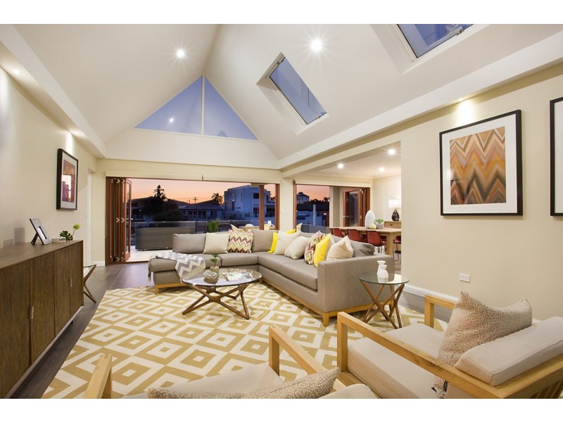 46 The Promenade, Isle Of Capri QLD 4217