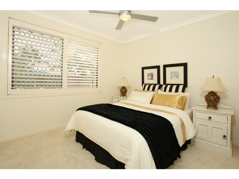 13 Renate Way, Benowa Waters QLD 4217