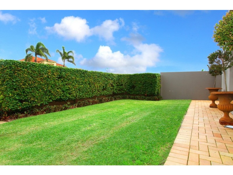 13 Renate Way, Benowa Waters QLD 4217