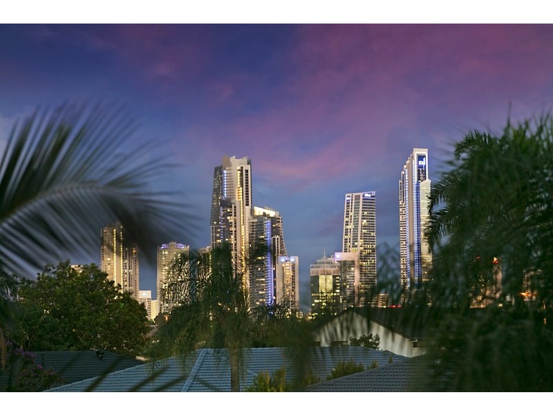 13 Argyle Crescent, Sorrento QLD 4217