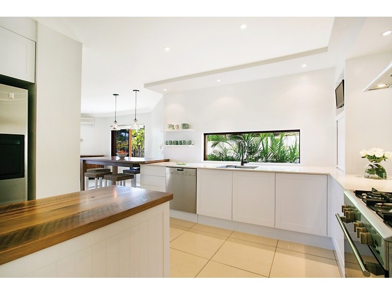 13 Argyle Crescent, Sorrento QLD 4217