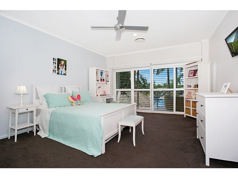 13 Argyle Crescent, Sorrento QLD 4217