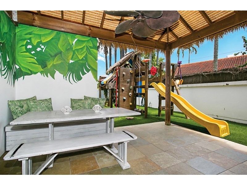 13 Argyle Crescent, Sorrento QLD 4217