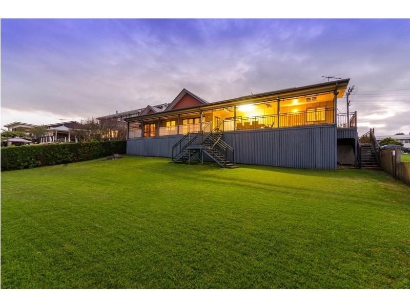 24 Paradise Drive, Eagle Heights QLD 4271