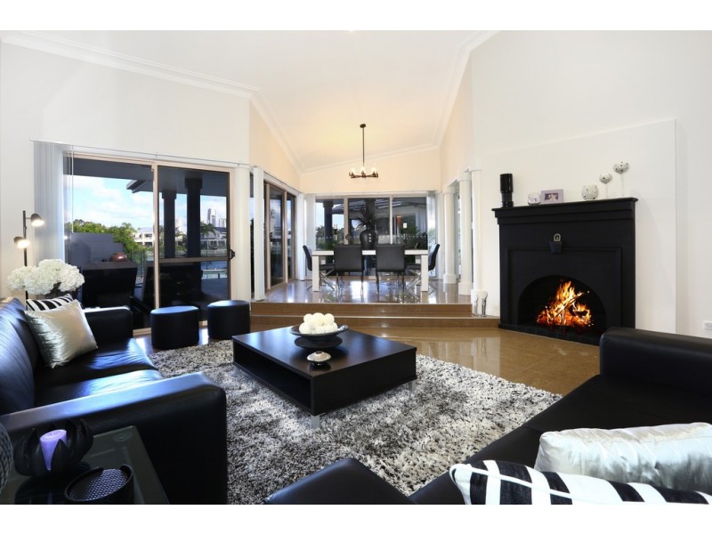 23/40 Cotlew Street East, Southport QLD 4215