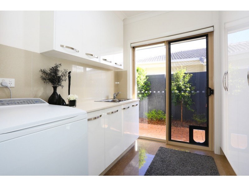 23/40 Cotlew Street East, Southport QLD 4215