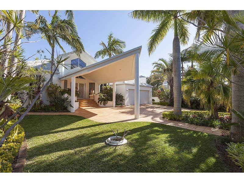 26 Cabana Boulevard, Benowa Waters QLD 4217