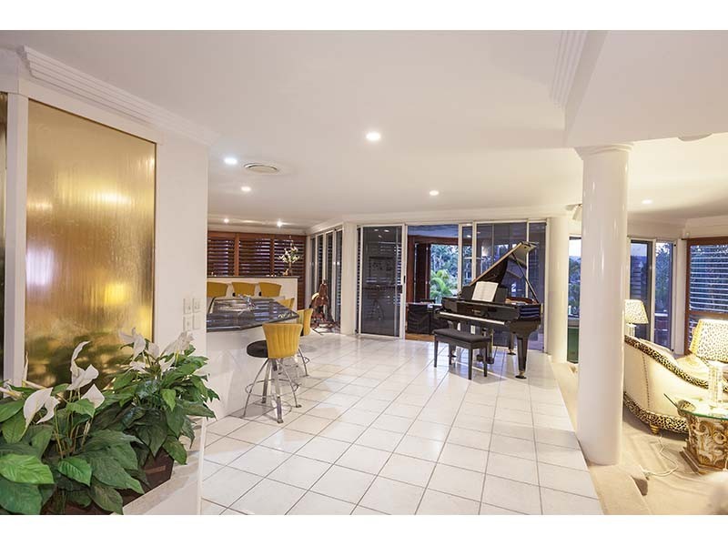 26 Cabana Boulevard, Benowa Waters QLD 4217