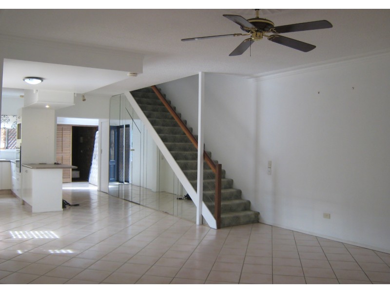 1/3 Pisa Court, Surfers Paradise QLD 4217