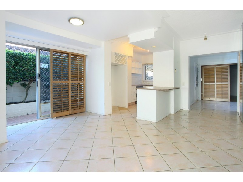 1/3 Pisa Court, Surfers Paradise QLD 4217