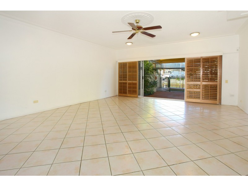 1/3 Pisa Court, Surfers Paradise QLD 4217