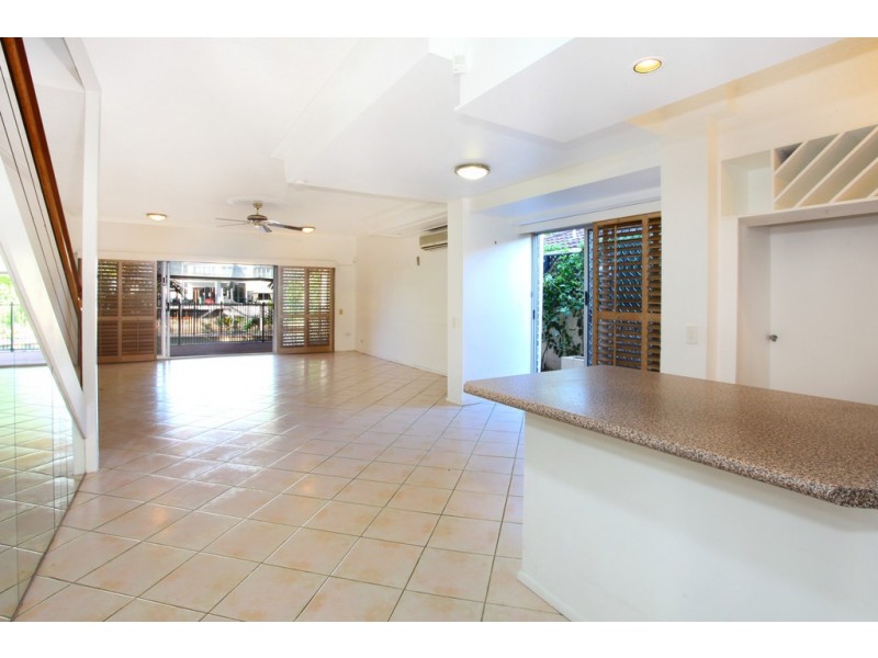 1/3 Pisa Court, Surfers Paradise QLD 4217