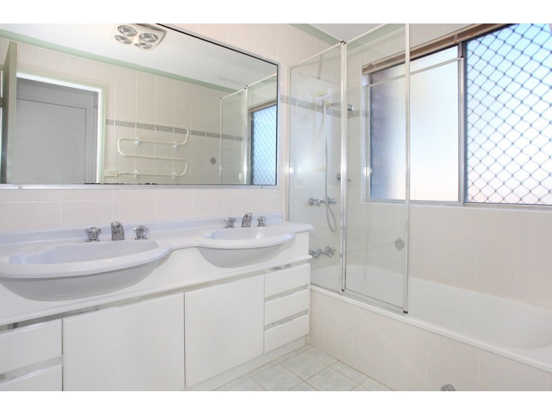 1/3 Pisa Court, Surfers Paradise QLD 4217