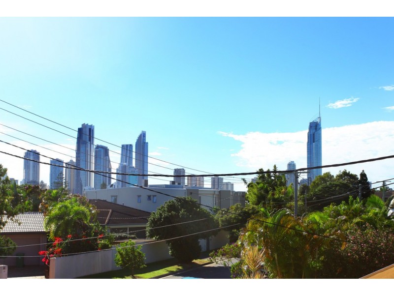 1/3 Pisa Court, Surfers Paradise QLD 4217